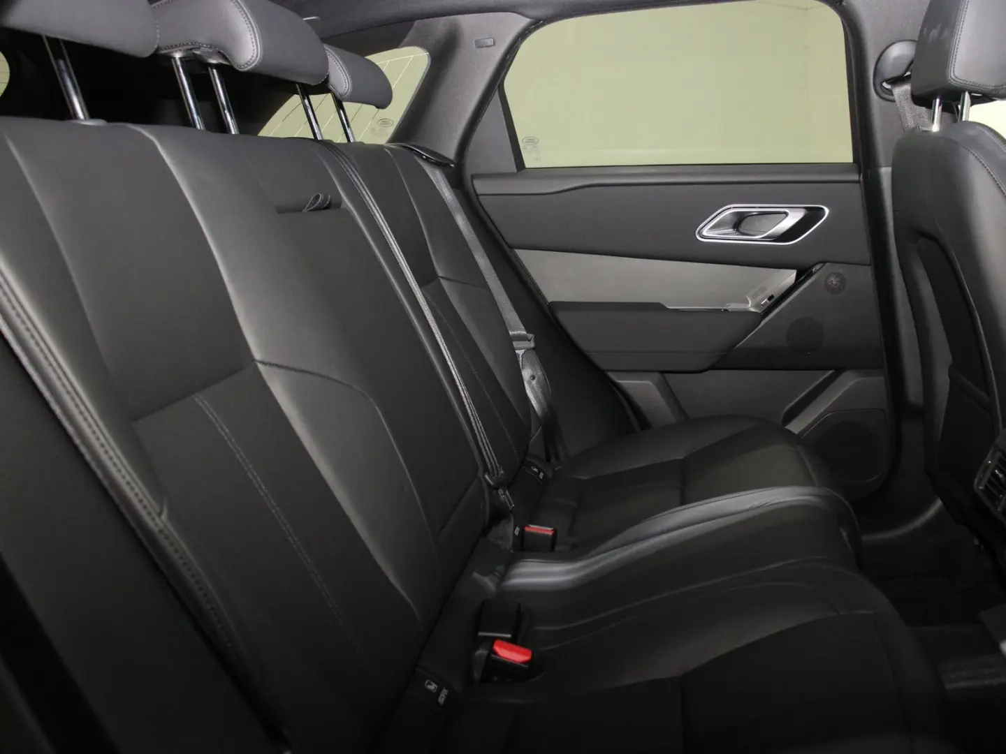 Range Rover Velar D200 Dynamic SE AHK HUD Black 