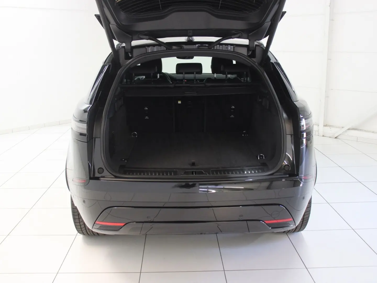 Range Rover Velar D200 Dynamic SE AHK HUD Black 