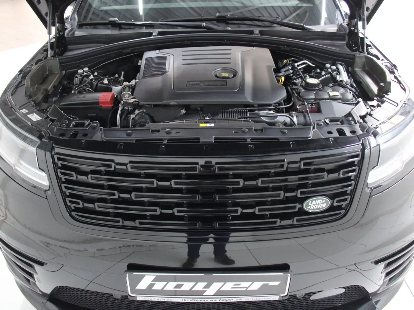 Range Rover Velar D200 Dynamic SE AHK HUD Black 