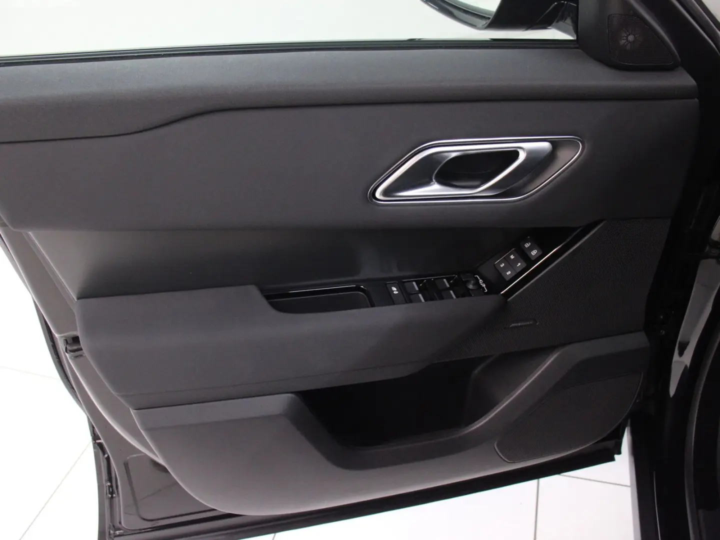 Range Rover Velar D200 Dynamic SE AHK HUD Black 