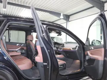 X5 xDrive 40d INDIVIDUAL M-SPORTPAKET SKY-LOUNGE