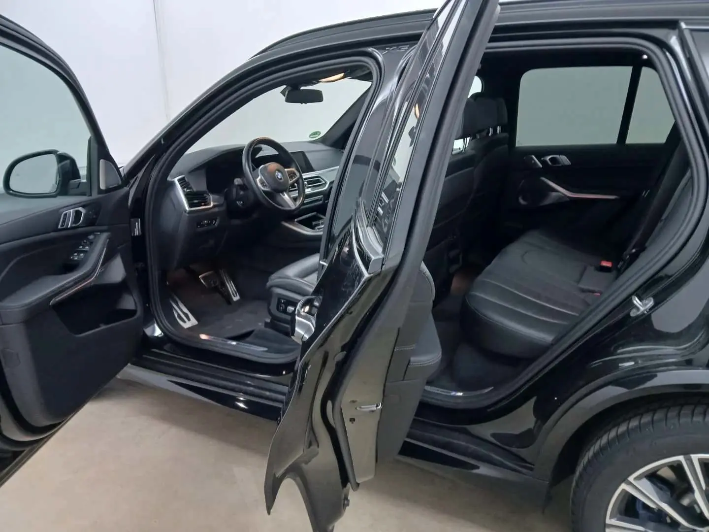 X5xDrive40d M-Sport B&W Laser AHK