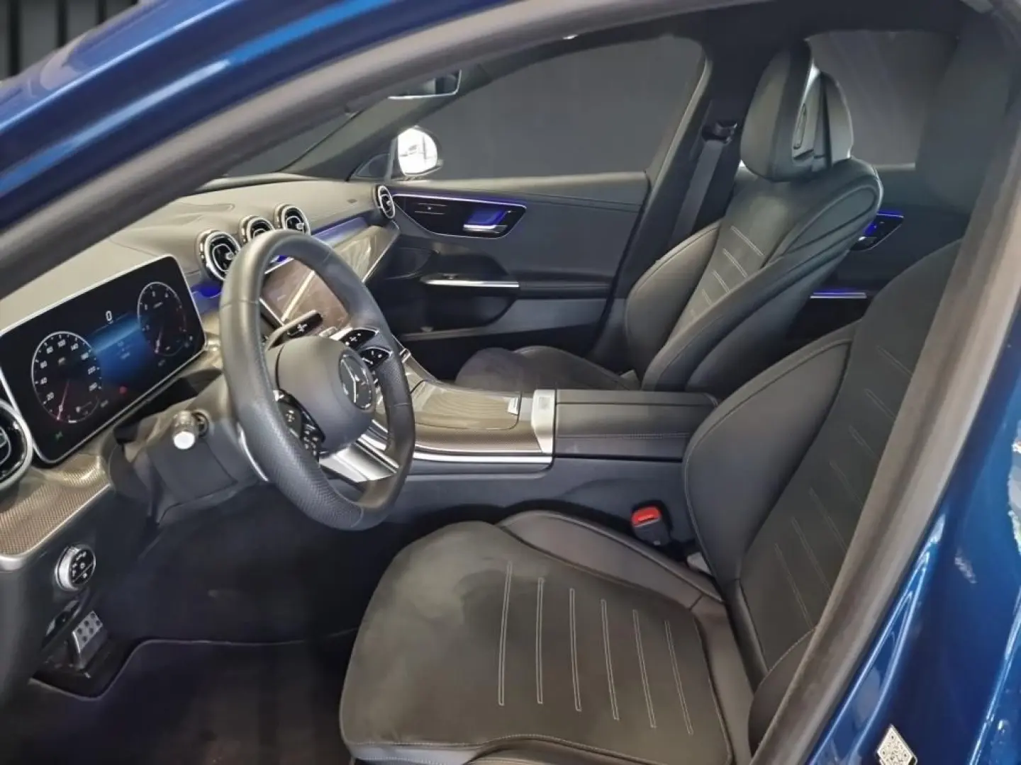 C 220 d AMG+MBUX+DISTRONIC+AMBIENTE+KAMERA+AHK