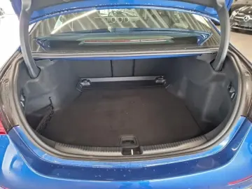 C 220 d AMG+MBUX+DISTRONIC+AMBIENTE+KAMERA+AHK