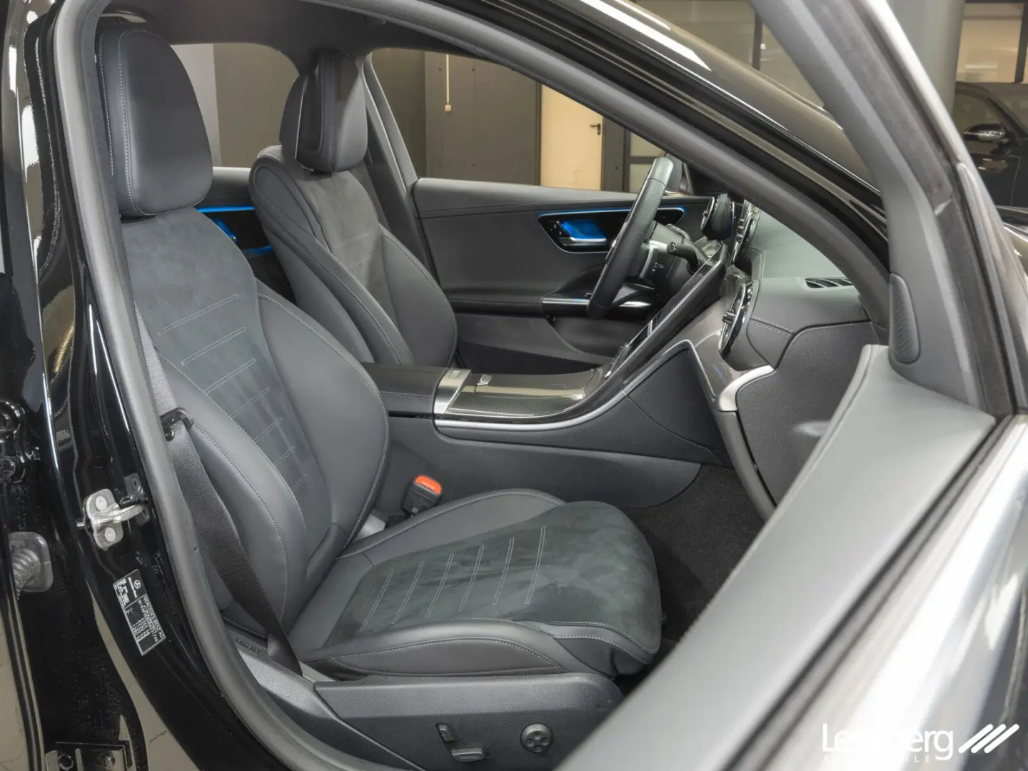C 220 d AMG LED/Rückfahrkamera/AHK/Ambiente/DAB