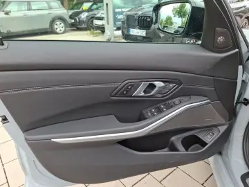 330i xDrive Lim. M Sport Pro HUD DA Prof. AHK PA
