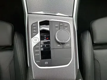 330i xDrive Lim. M Sport Pro HUD DA Prof. AHK PA