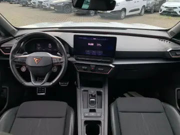 Formentor VZ 2.0 TSI 4Drive PANO+NAV+BEATS+PDC