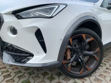 Formentor VZ 2.0 TSI 4Drive PANO+NAV+BEATS+PDC