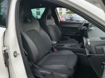 Formentor VZ 2.0 TSI 4Drive PANO+NAV+BEATS+PDC