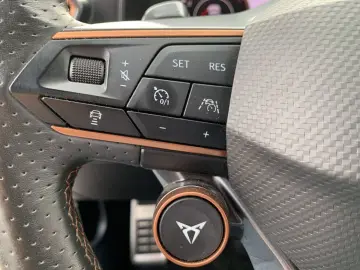 Formentor VZ 2.0 TSI 4Drive PANO+NAV+BEATS+PDC
