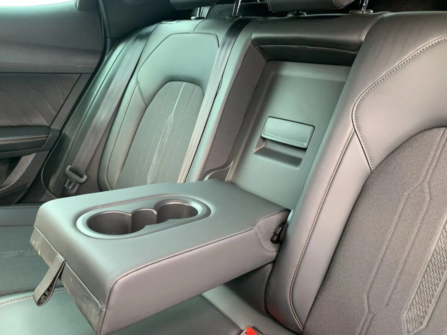 Formentor VZ 2.0 TSI 4Drive PANO+NAV+BEATS+PDC