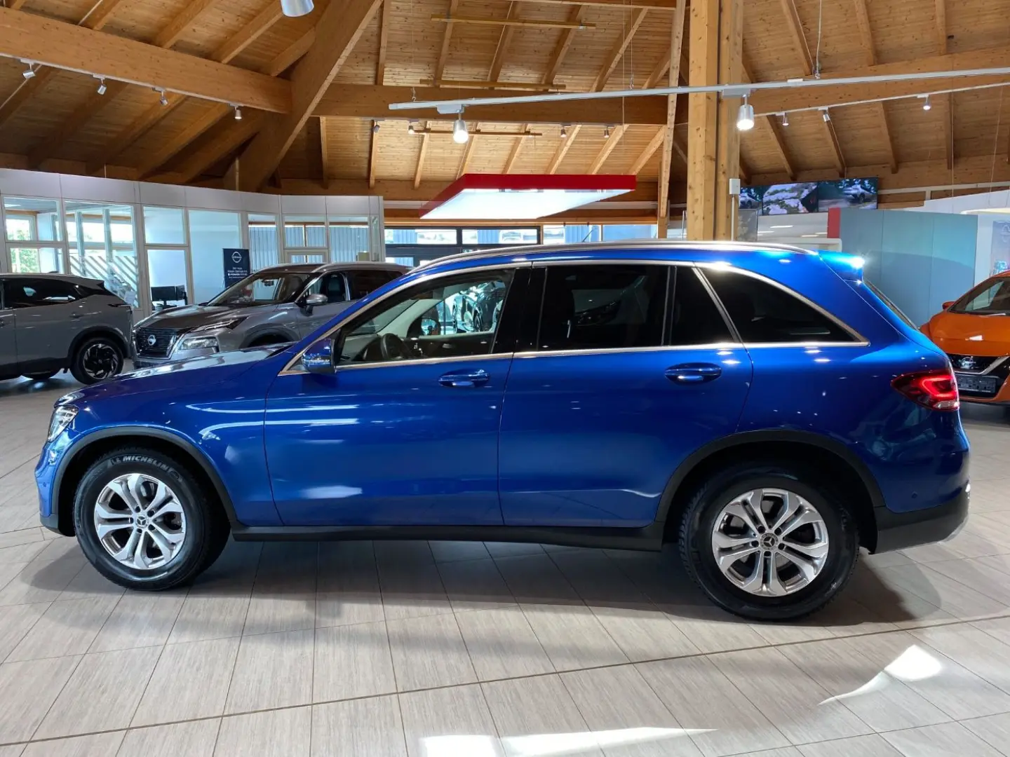 GLC 200 4Matic LED Navi AHK FLA PDC SitzH SR&WR