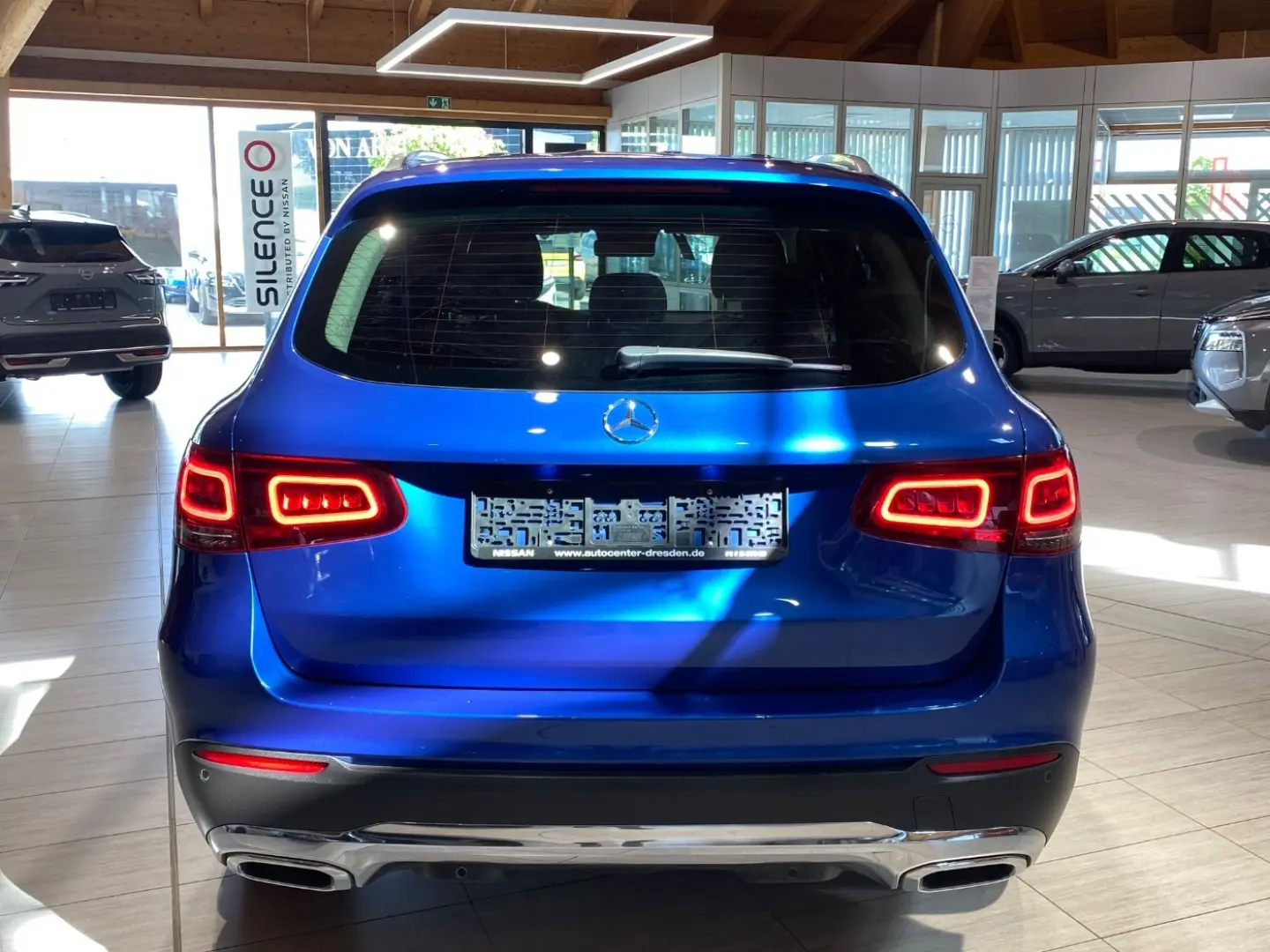 GLC 200 4Matic LED Navi AHK FLA PDC SitzH SR&WR
