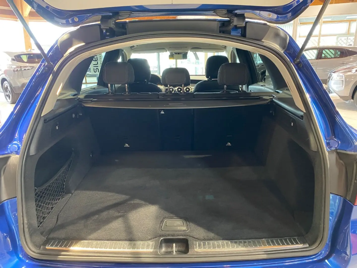 GLC 200 4Matic LED Navi AHK FLA PDC SitzH SR&WR