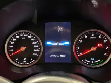 GLC 200 4Matic LED Navi AHK FLA PDC SitzH SR&WR