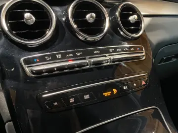 GLC 200 4Matic LED Navi AHK FLA PDC SitzH SR&WR