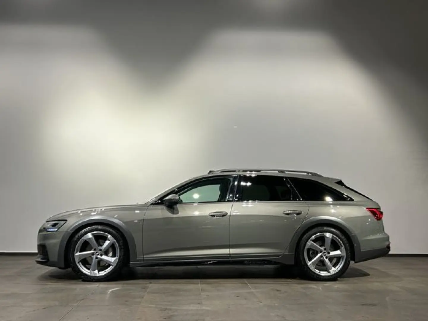 A6 Allroad 40 TDI Black Edition Pano 20 Zoll