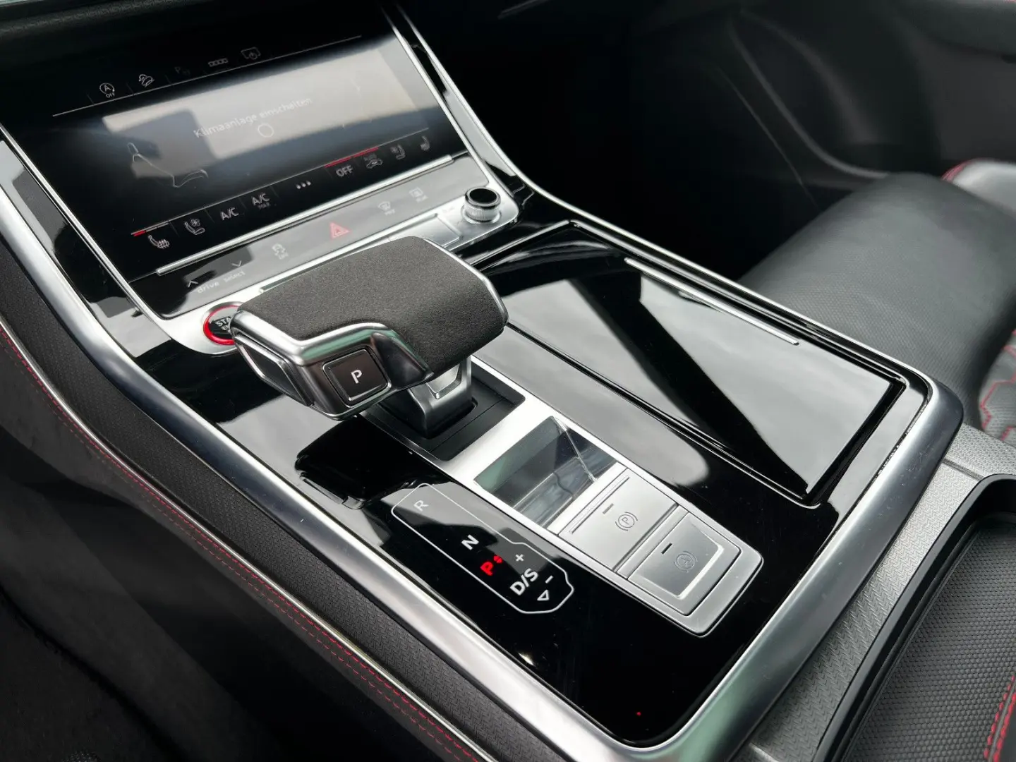 RSQ8 RS Q8 4.0 TFSI quattro *Audi Garantie*