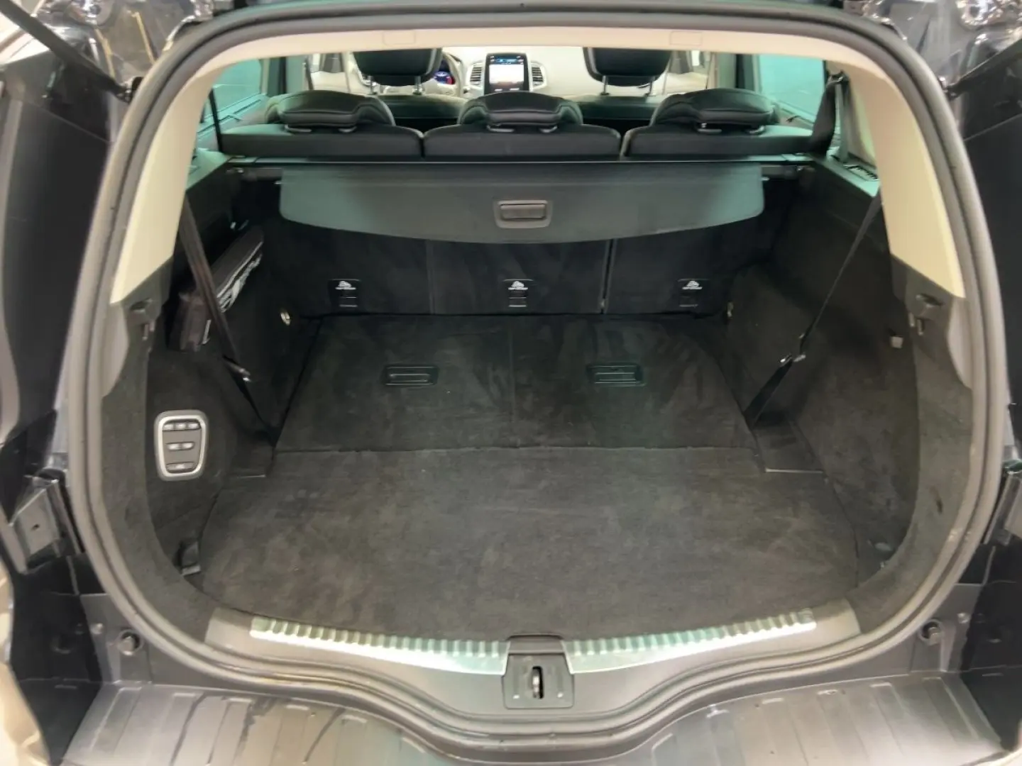 Espace INITIALE PARIS TCe 225