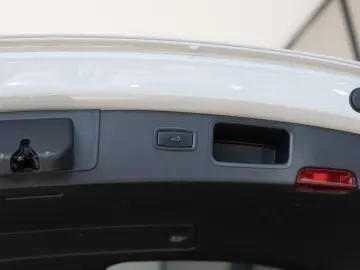 Macan 2.9 Turbo FACEL. PANO AHK SITZBELÜFTUNG