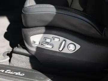 Macan 2.9 Turbo FACEL. PANO AHK SITZBELÜFTUNG