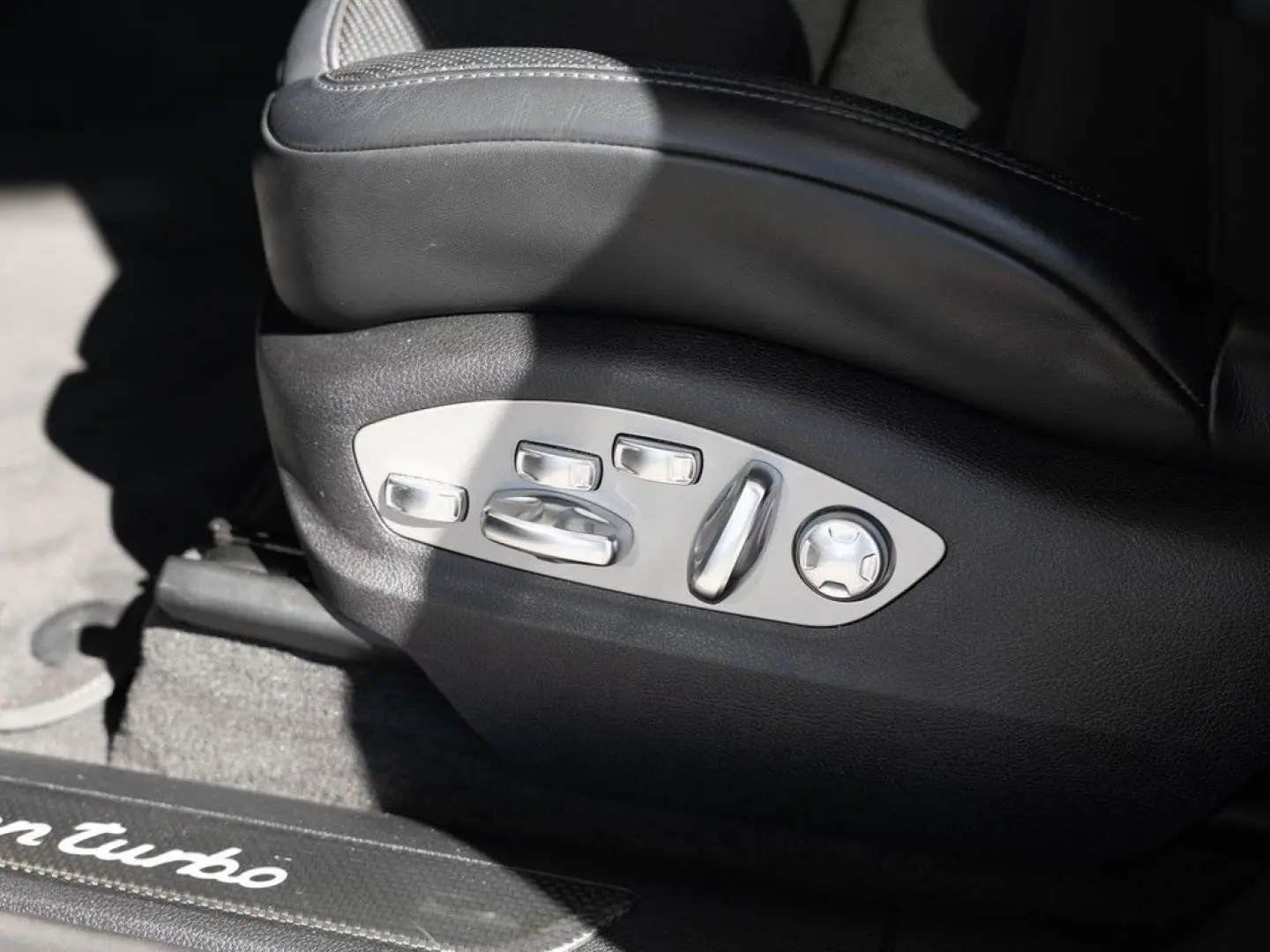 Macan 2.9 Turbo FACEL. PANO AHK SITZBELÜFTUNG