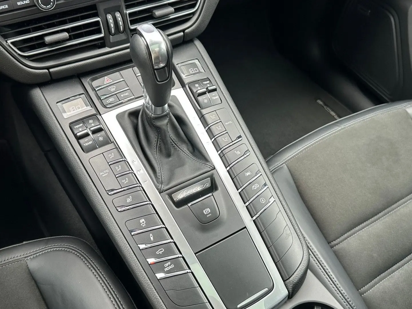 Macan GTS Sport Design ACC/Leder/Pano/Chrono/21'