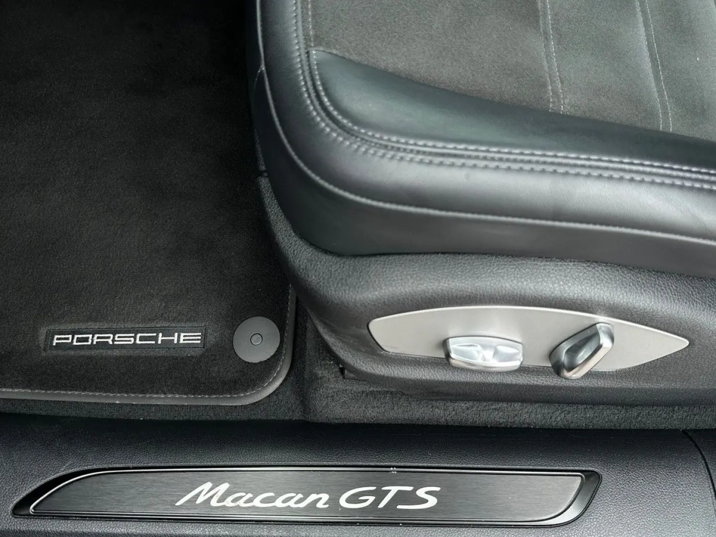 Macan GTS Sport Design ACC/Leder/Pano/Chrono/21'