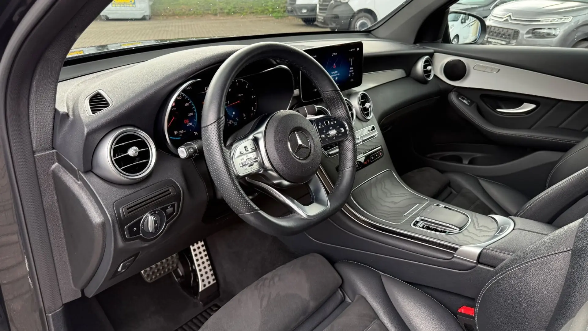GLC 220 d 4M COUPE AMG MBUX NIGHT-P PARK-ASS LED
