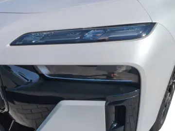 M760e xDrive M PERFORMANCE | 30% UPE-Nachlass
