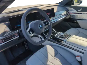 M760e xDrive M PERFORMANCE | 30% UPE-Nachlass