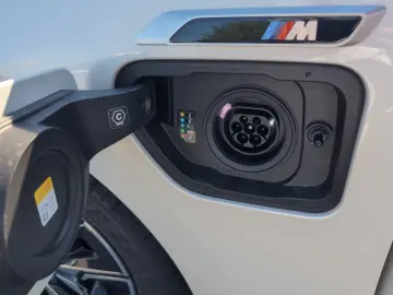 M760e xDrive M PERFORMANCE | 30% UPE-Nachlass