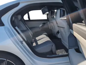 M760e xDrive M PERFORMANCE | 30% UPE-Nachlass