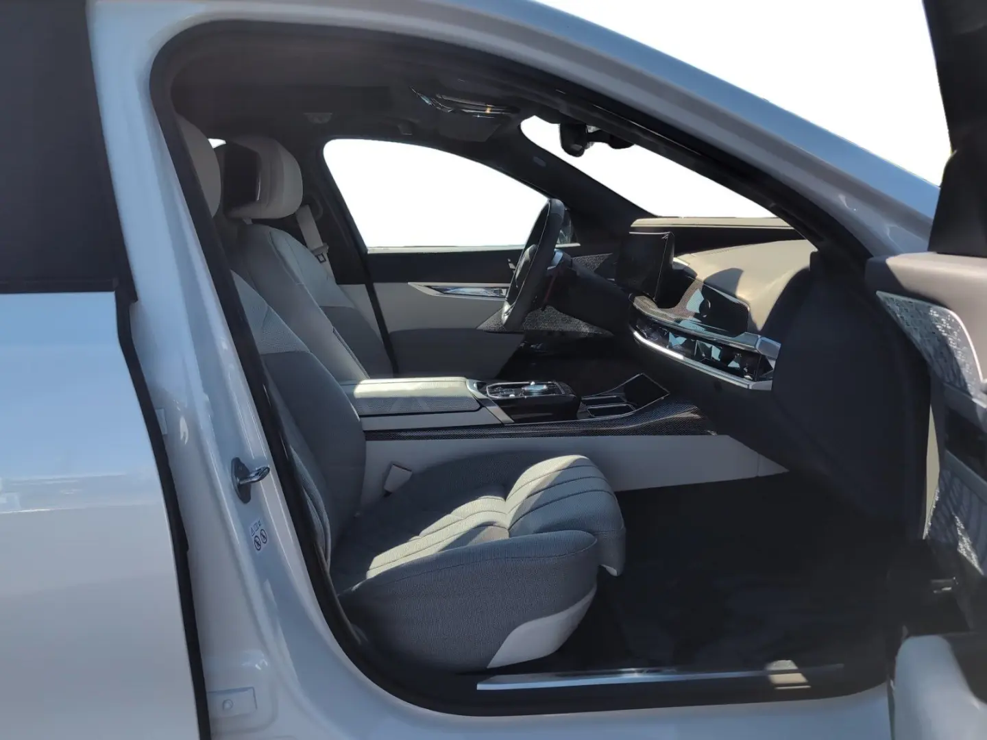 M760e xDrive M PERFORMANCE | 30% UPE-Nachlass