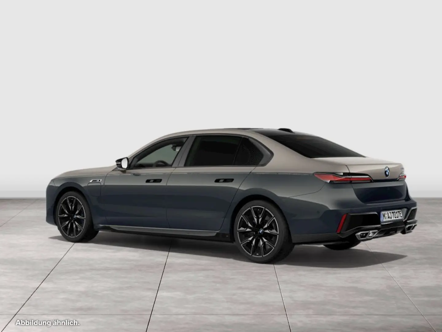 M760e xDrive Personal Pilot SkyLounge TV B/W PA