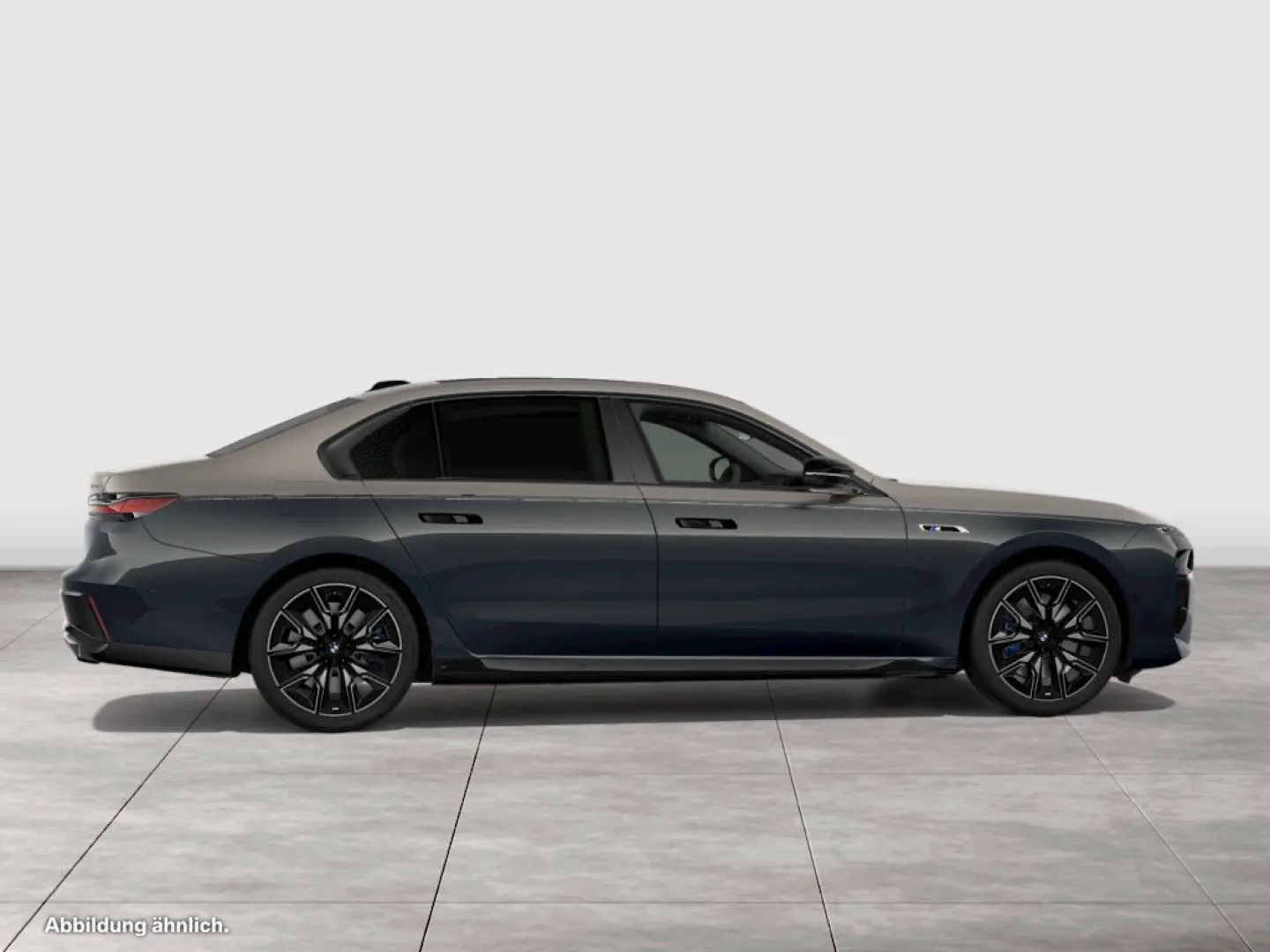 M760e xDrive Personal Pilot SkyLounge TV B/W PA