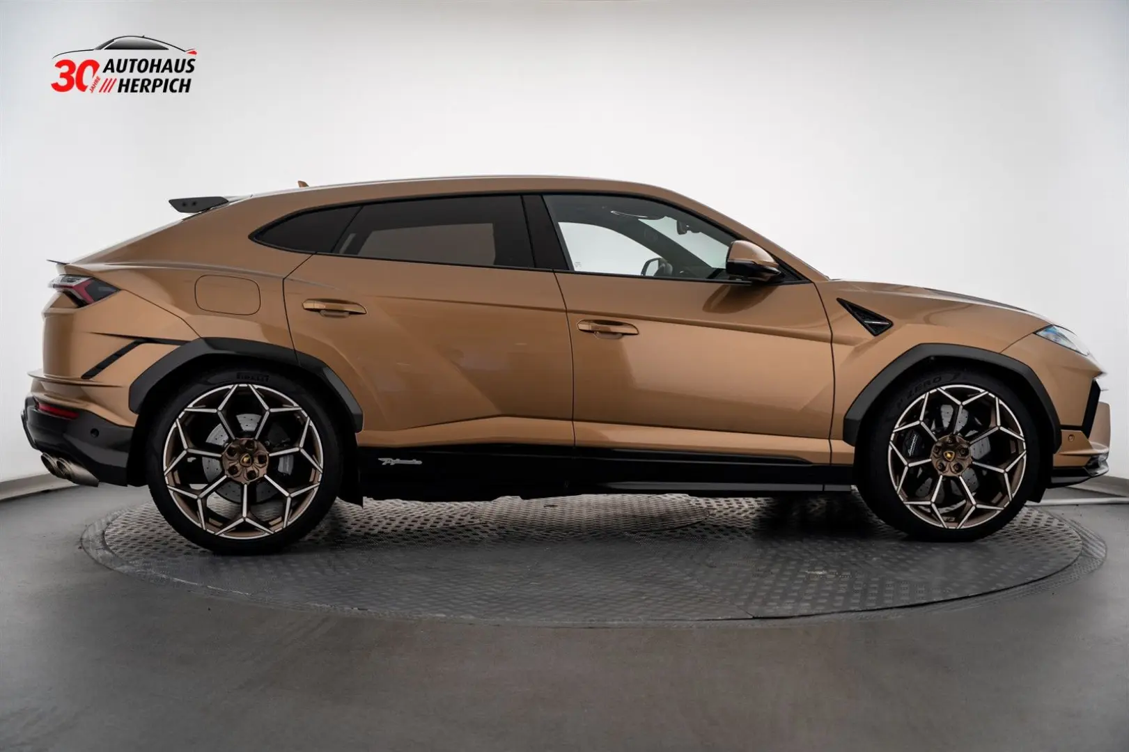 Urus Perfomante 23