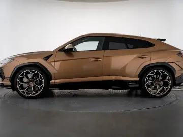 Urus Perfomante 23