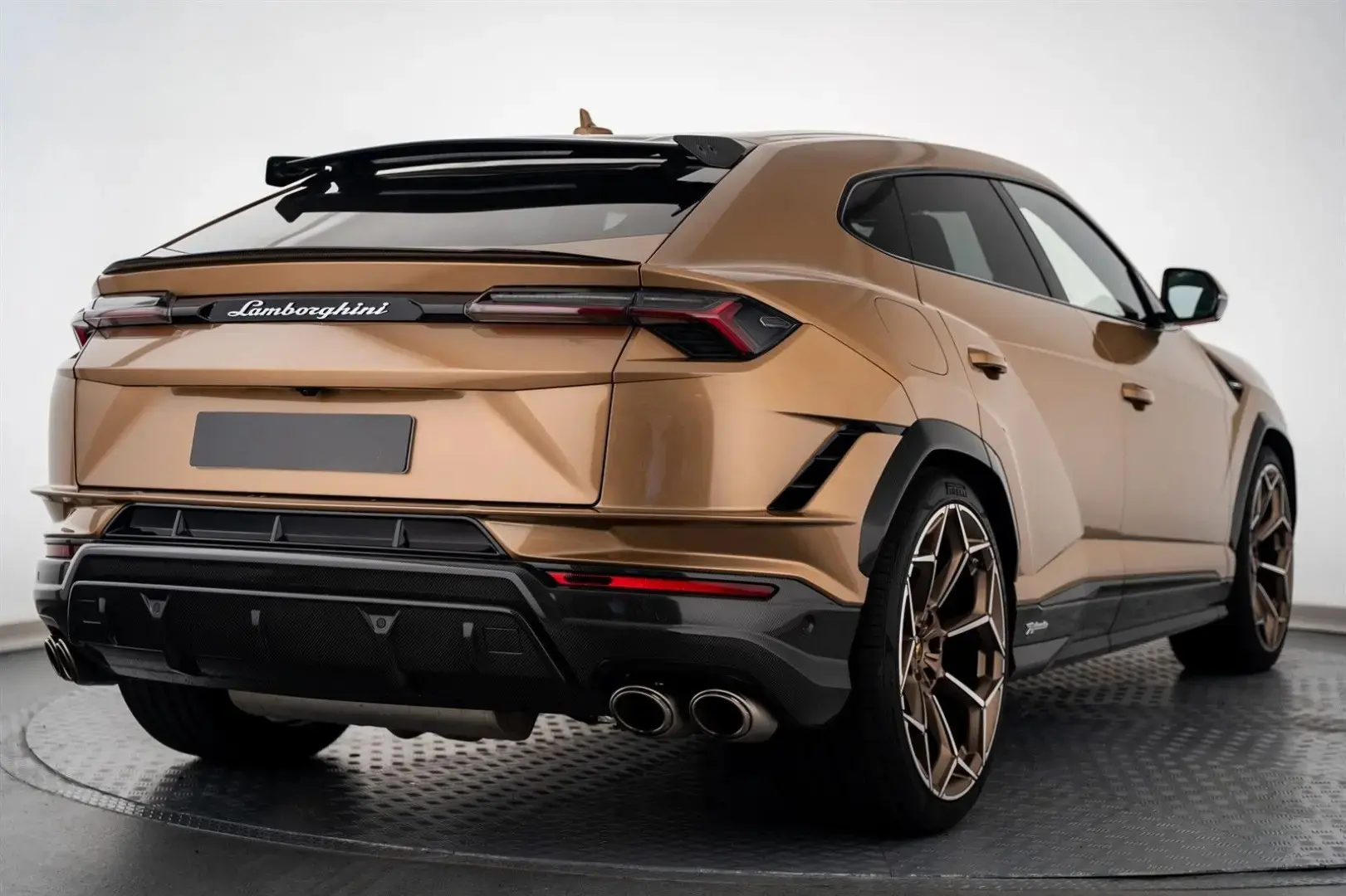 Urus Perfomante 23