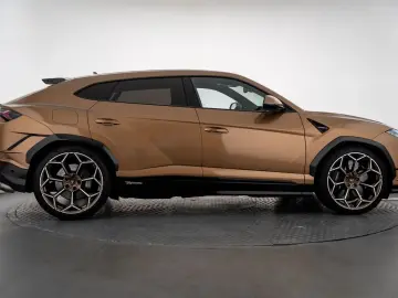 Urus Perfomante 23