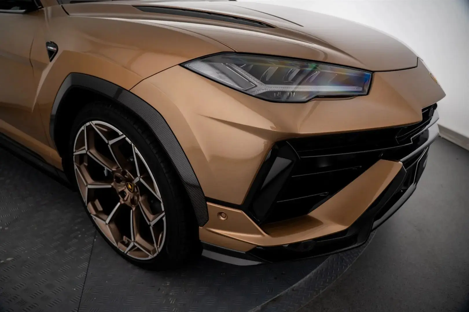 Urus Perfomante 23
