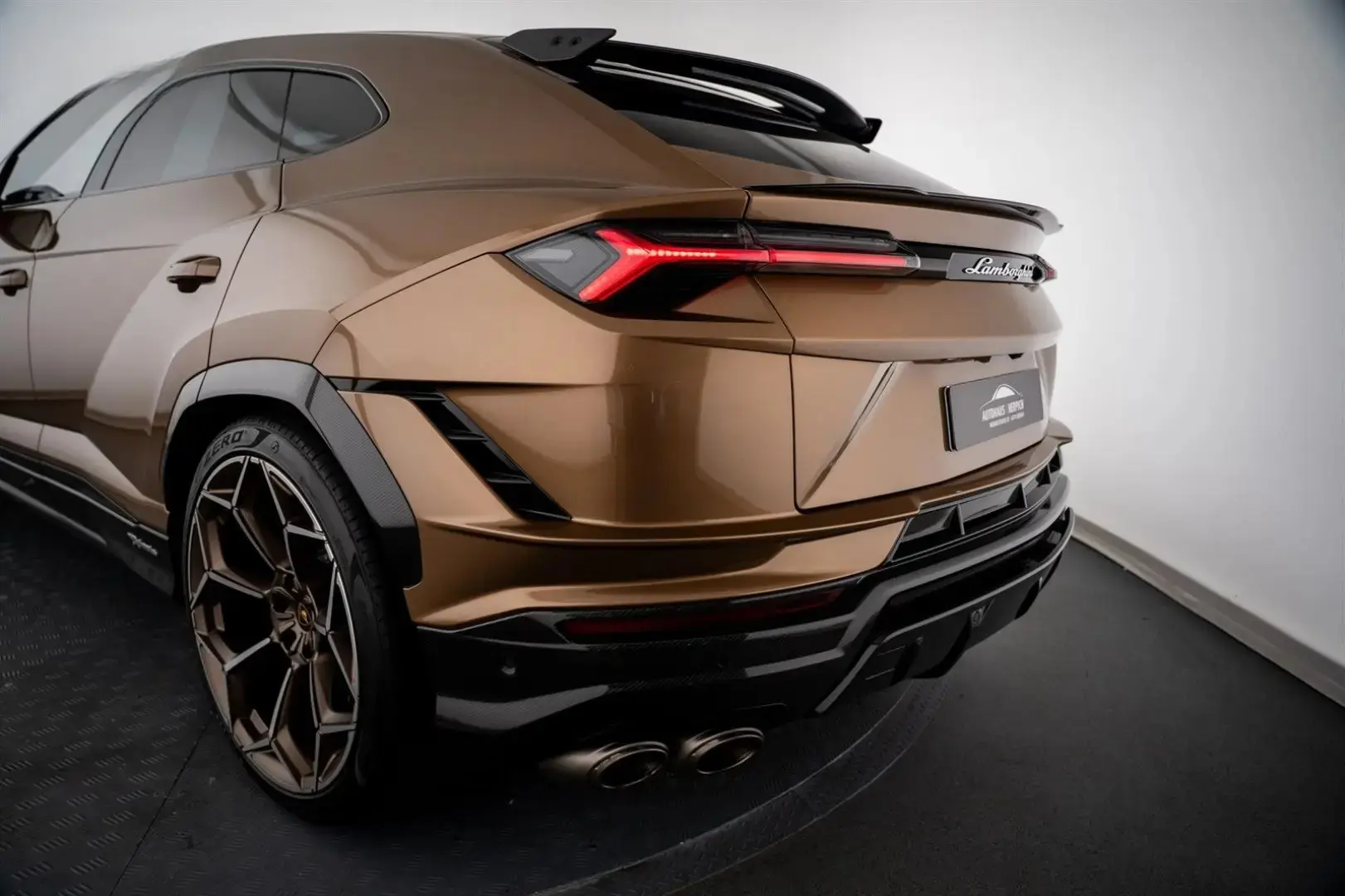 Urus Perfomante 23