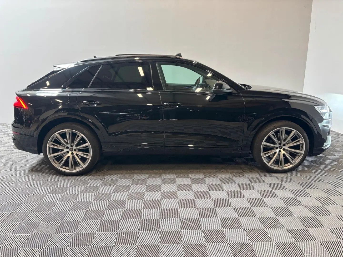 SQ8 4.0 TFSI quattro*AHK-Pano-StandHz.-HuD-B&O*