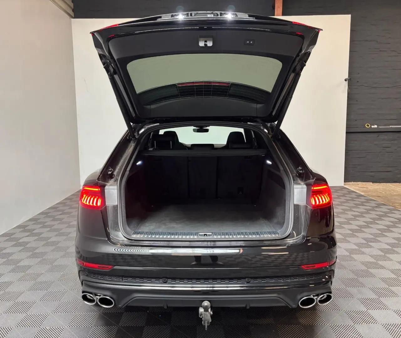 SQ8 4.0 TFSI quattro*AHK-Pano-StandHz.-HuD-B&O*