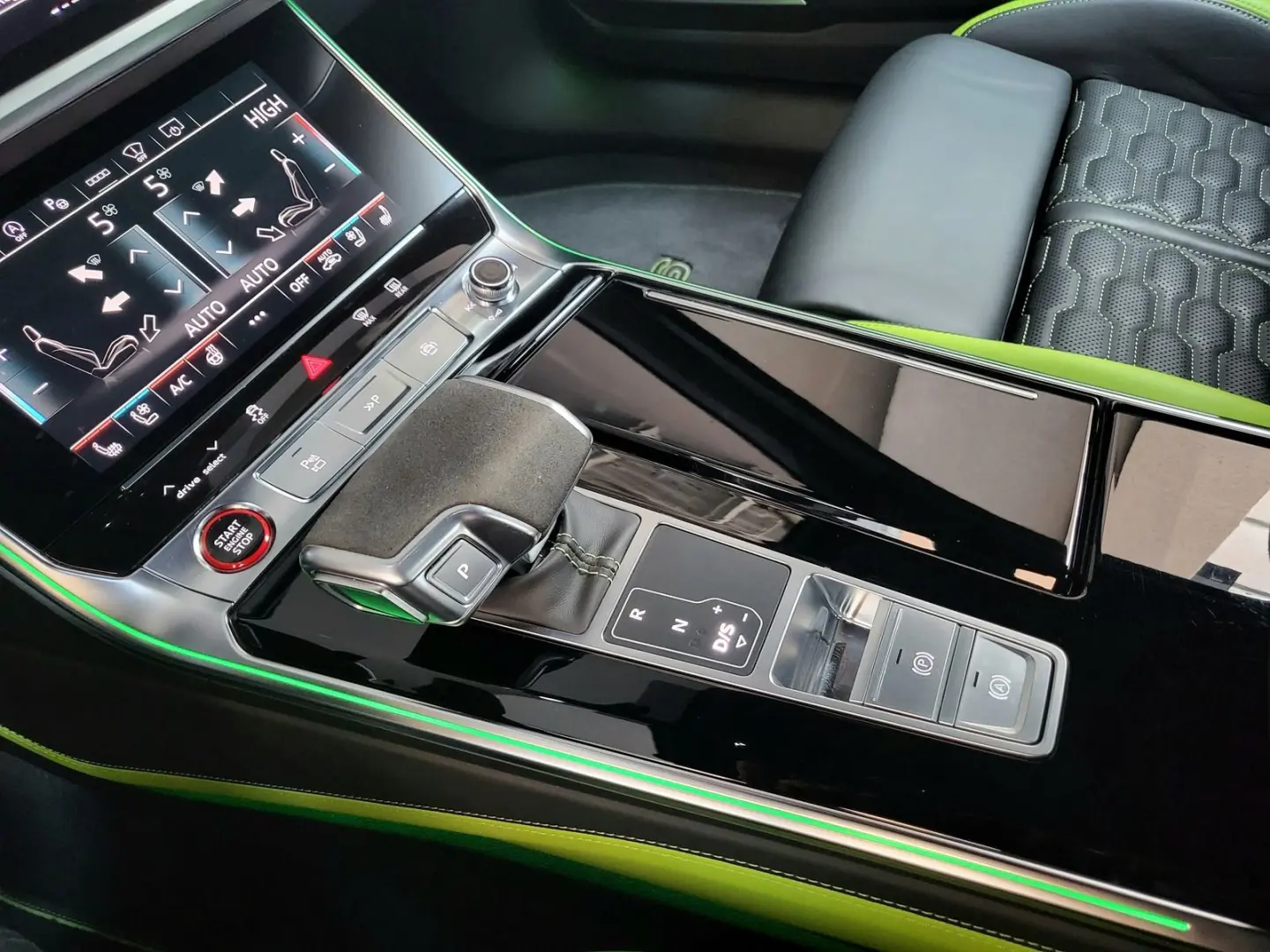 RS6 AUDI EXCLUSIVE **HUD*PAN*AHK*NP:149.850¤ SOF