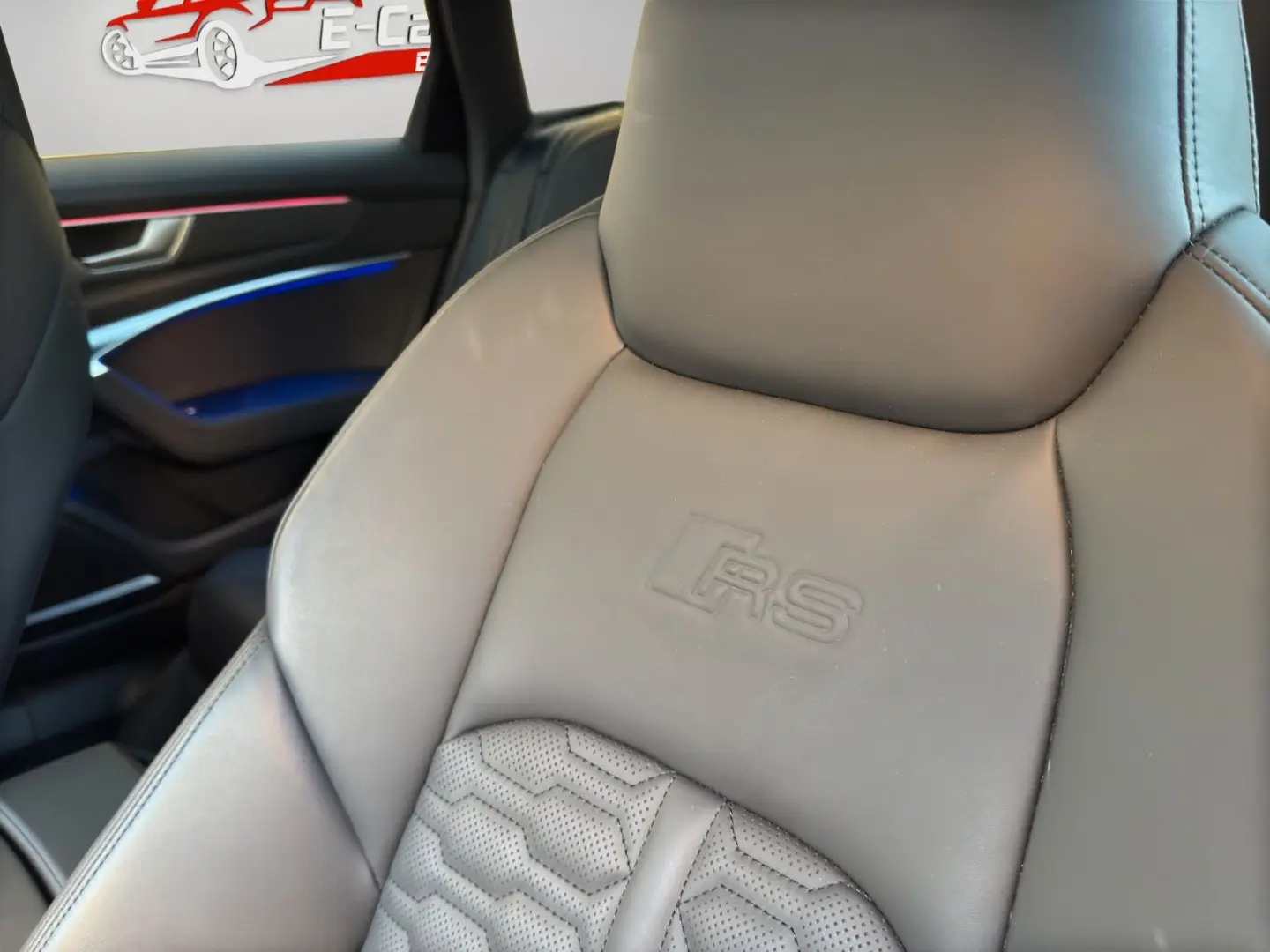 RS6 Avant 4.0 TFSI*QUATTRO*PANO*HEADUP*CARBON*
