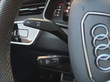 RS6 Avant 4.0 TFSI*QUATTRO*PANO*HEADUP*CARBON*