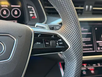 RS6 Avant 4.0 TFSI*QUATTRO*PANO*HEADUP*CARBON*