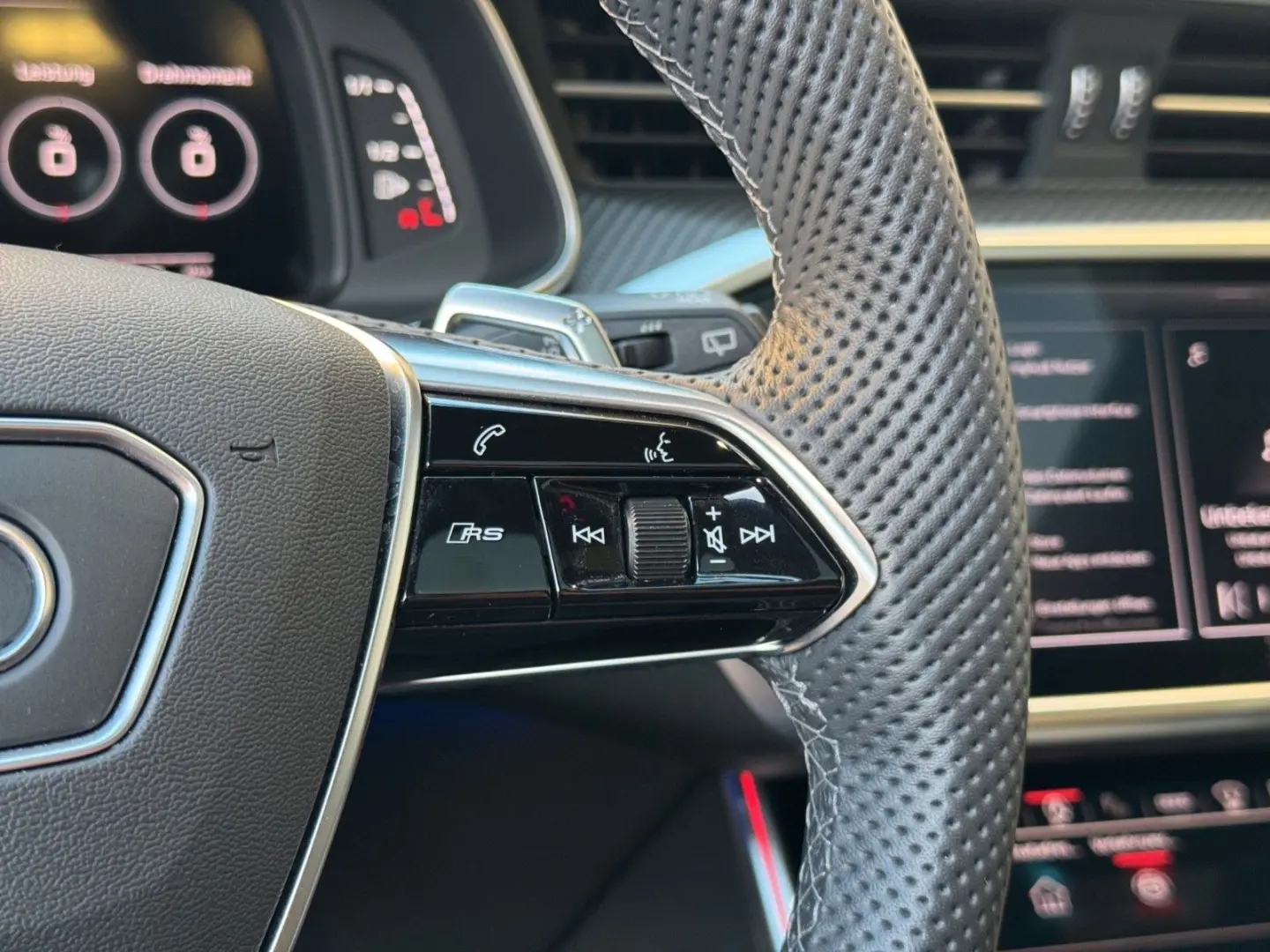 RS6 Avant 4.0 TFSI*QUATTRO*PANO*HEADUP*CARBON*